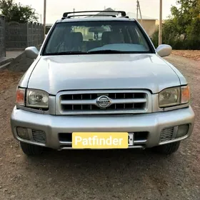 Nissan Pathfinder 2000