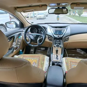Hyundai Elantra 2013