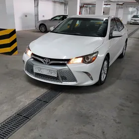 Toyota Camry 2016