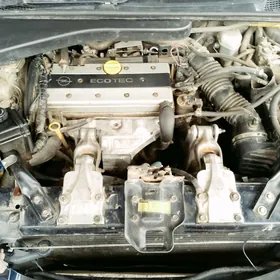 Opel Sintra 1999