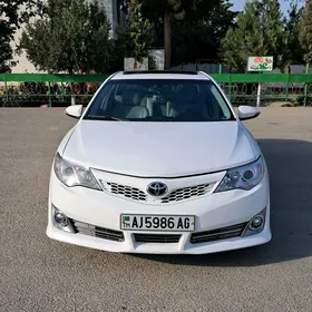 Toyota Camry 2014