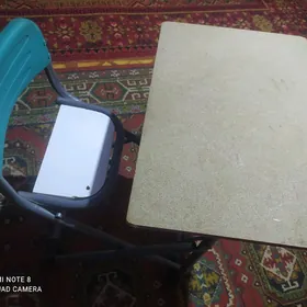 Школьная парта