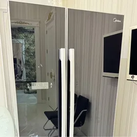 Холодильник Midea 537л