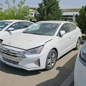 Hyundai Elantra 2020