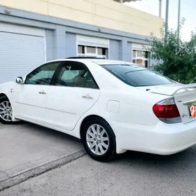 Toyota Camry 2004