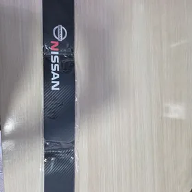 Nissan nakleyka parok