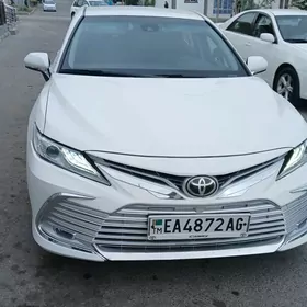 Toyota Camry 2018