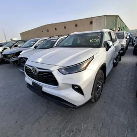 Toyota Highlander 2021