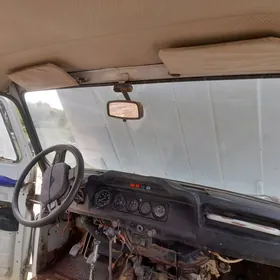 UAZ 469 2002