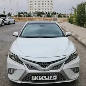 Toyota Camry 2019