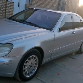Mercedes-Benz S-Class 1999