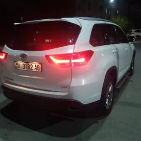 Toyota Highlander 2018
