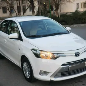 Toyota Yaris 2014