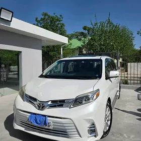 Toyota Sienna 2017