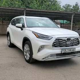 Toyota Highlander 2021