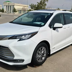Toyota Sienna 2021