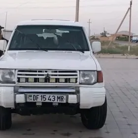 Mitsubishi Pajero 1999