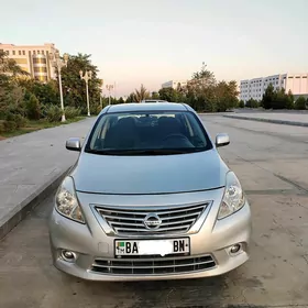 Nissan Versa 2012