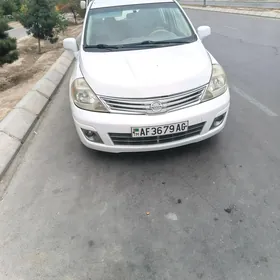 Nissan Versa 2011