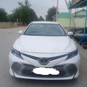 Toyota Camry 2020