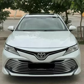 Toyota Camry 2018