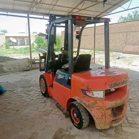 Kara Forklift 2015