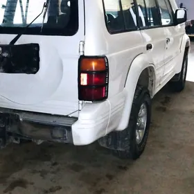 Mitsubishi Pajero 1996