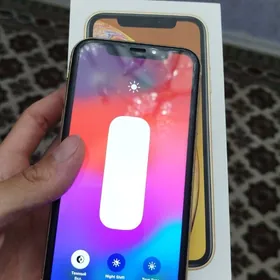 iphone xr85%