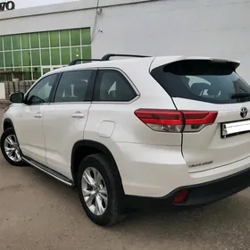 Toyota Highlander 2019