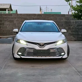 Toyota Camry 2018