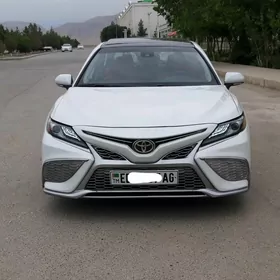 Toyota Camry 2020