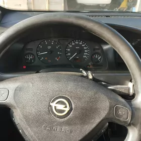 Opel Zafira 1999