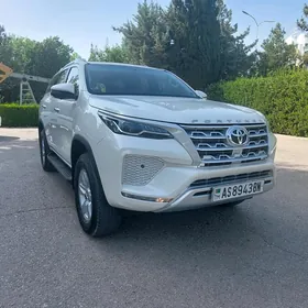 Toyota Fortuner 2021