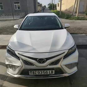 Toyota Camry 2021