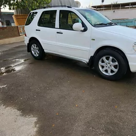 Mercedes-Benz ML400 2001