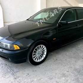 BMW E39 2001