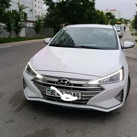 Hyundai Elantra 2020