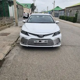 Toyota Camry 2021