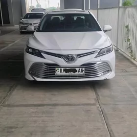 Toyota Camry 2018