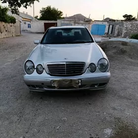Mercedes-Benz E320 1996