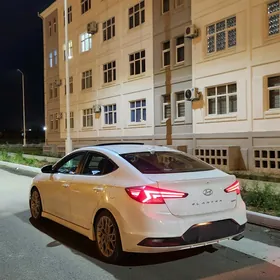 Hyundai Elantra 2019