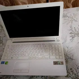 ноутбук фирмы Toshiba