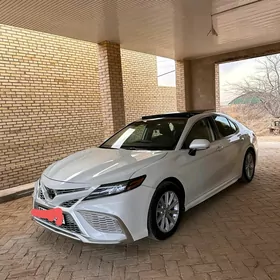 Toyota Camry 2021