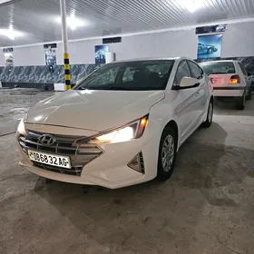 Hyundai Elantra 2019