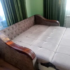 Диван