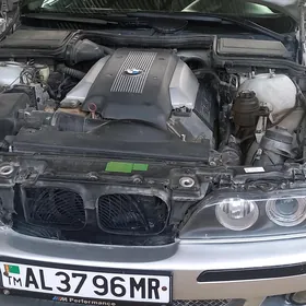 BMW M5 2001