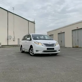 Toyota Sienna 2015