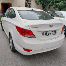 Hyundai Accent 2014