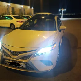 Toyota Camry 2019