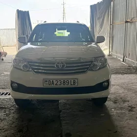 Toyota Fortuner 2014